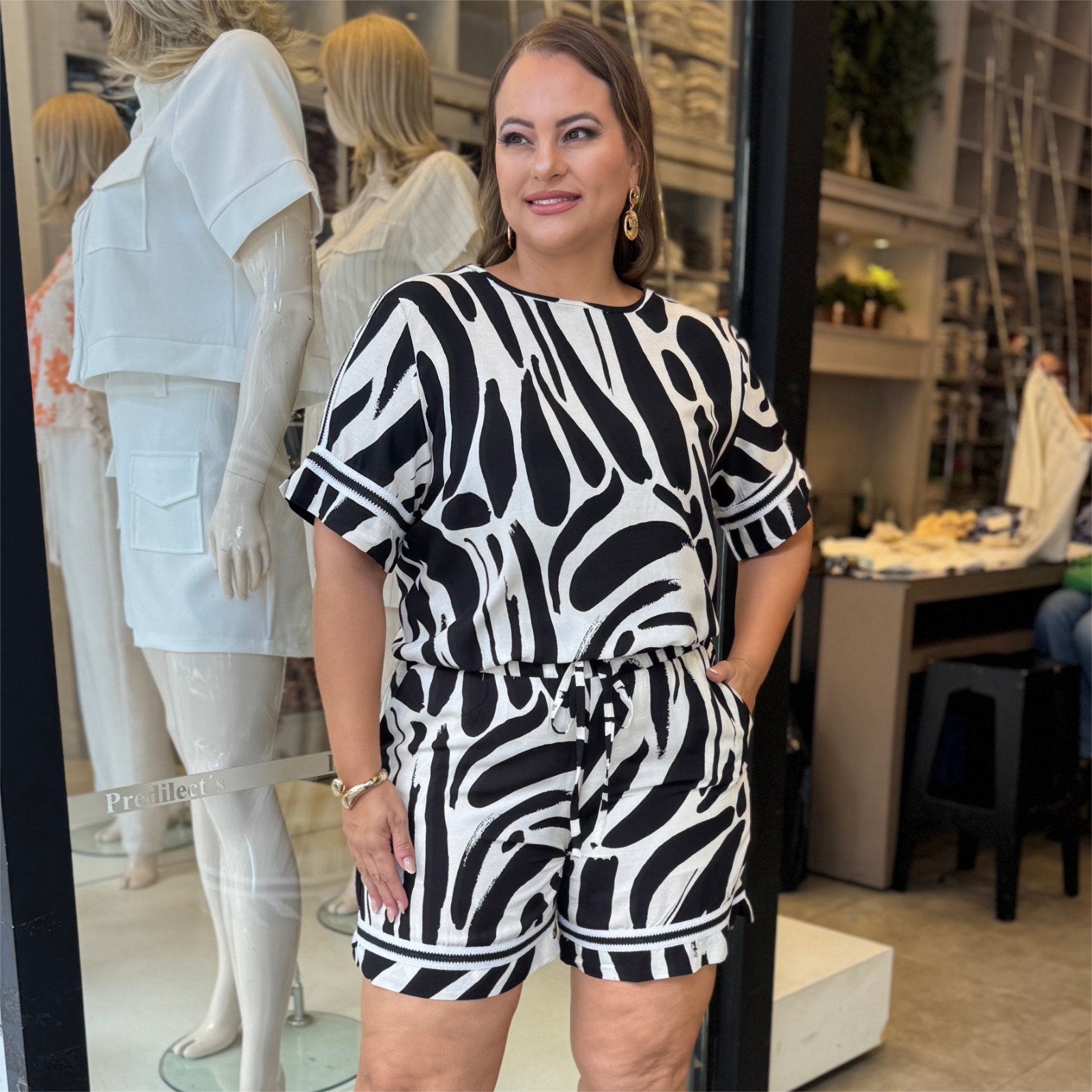 Conjunto Feminino Plus Size Blusa + Shorts Ref. 12346 Estampa Preto