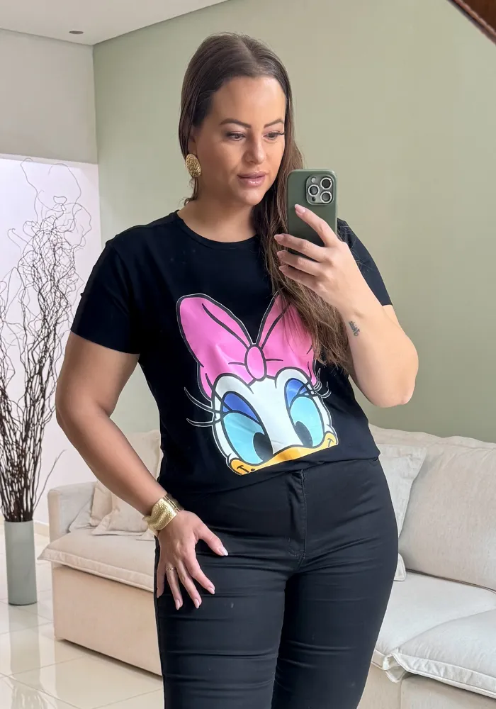 T-shirt Feminina Plus Size Manga Curta Margarida Preto LIA