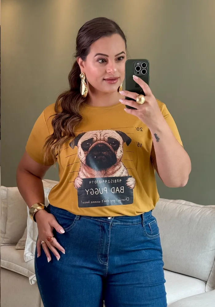 T-Shirt Feminina Plus Size Manga Curta Puggy Caramelo